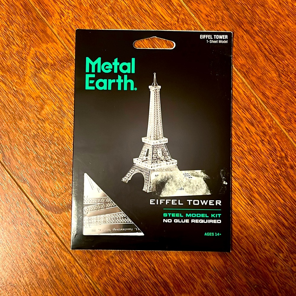 3 FOR $20 Metal Earth - Eiffel Tower